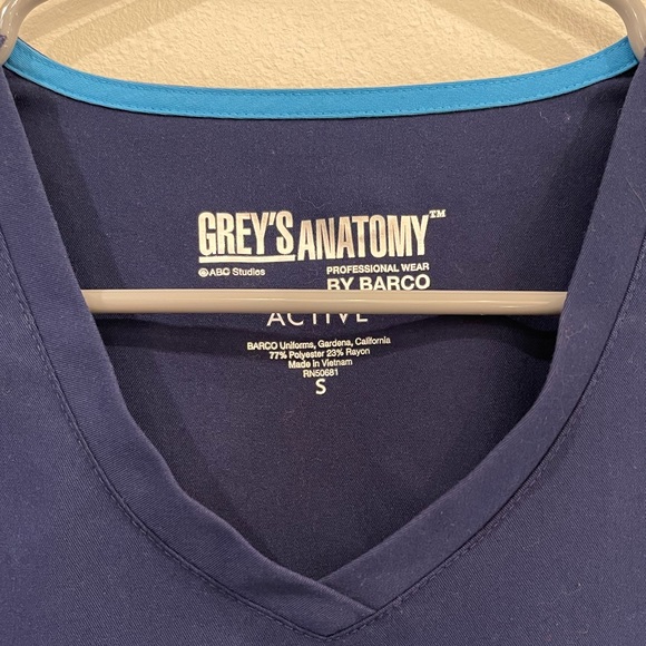 Navy Greys anatomy top and bottom set - Picture 2 of 4